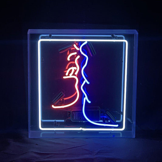 Love Kiss Neon Light Sign - Marijuana Mama