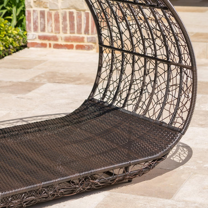 Stunning Outdoor Wicker Daybed