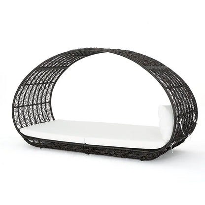 Stunning Outdoor Wicker Daybed