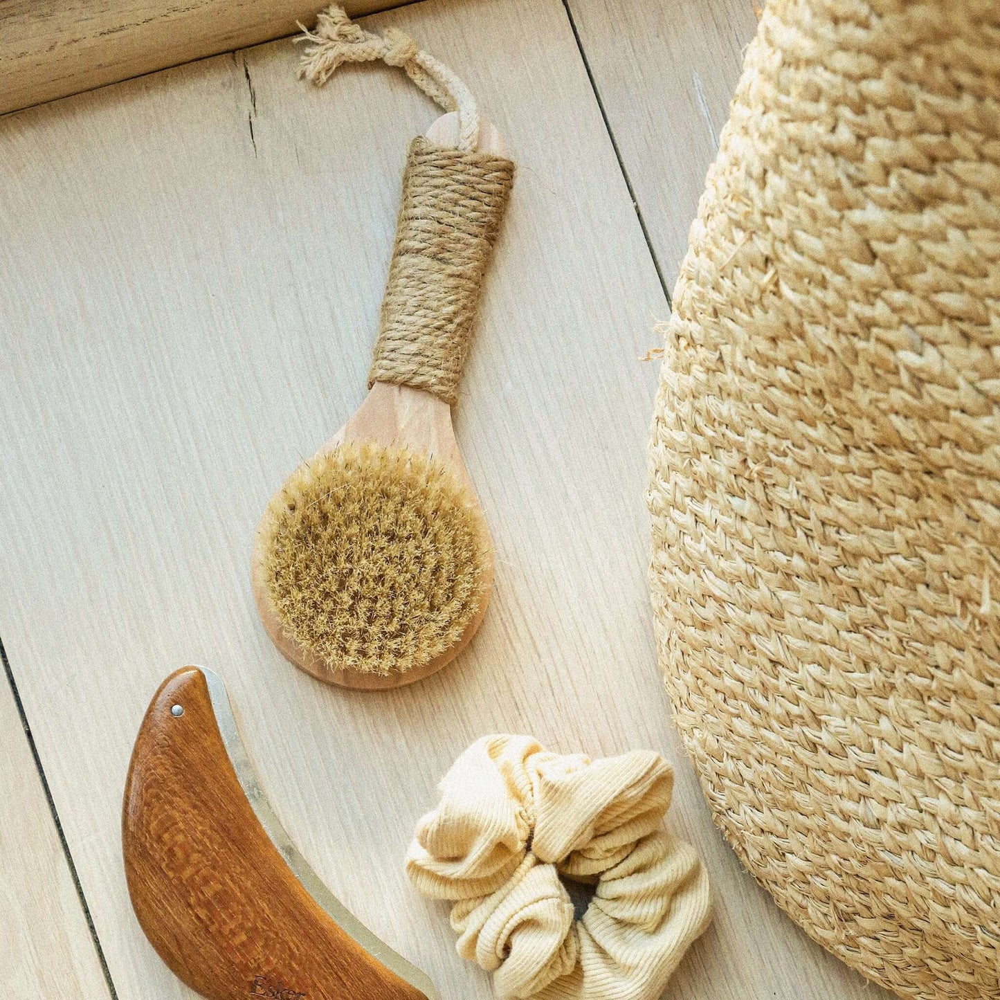 Natural Bristle Dry Hemp Brush