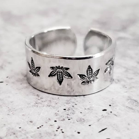 Marijuana Leaf Ring